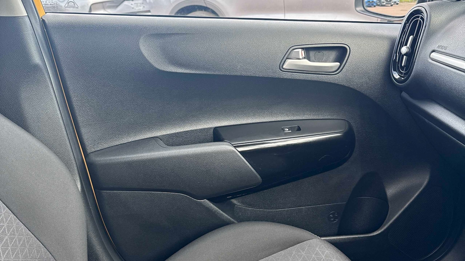 Used Kia Picanto 2022 for sale - 77348002: Photo 10