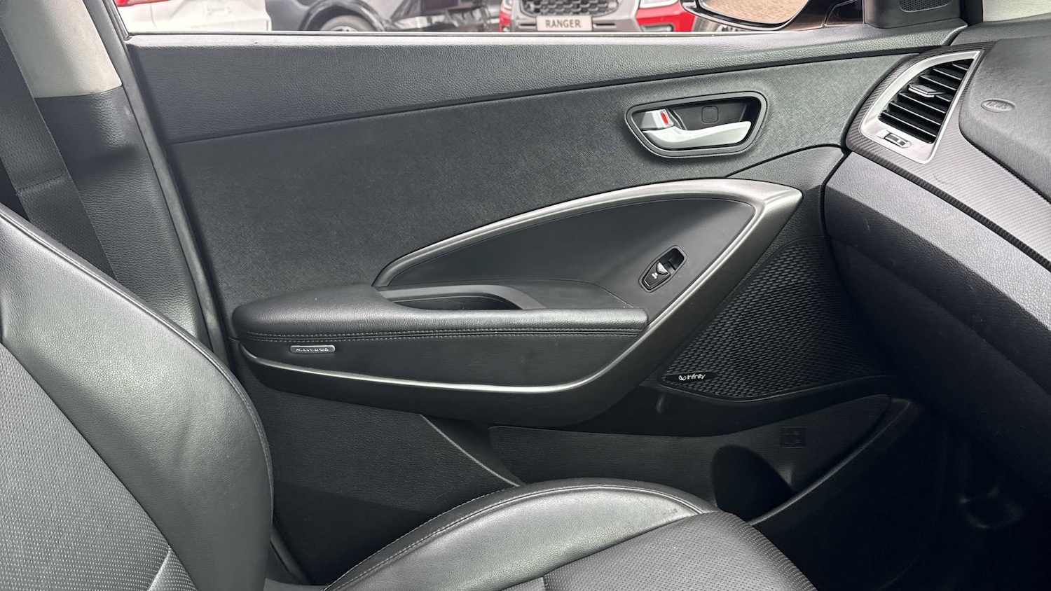 Used Hyundai Santa Fe 2017 for sale - 76045186: Photo 14