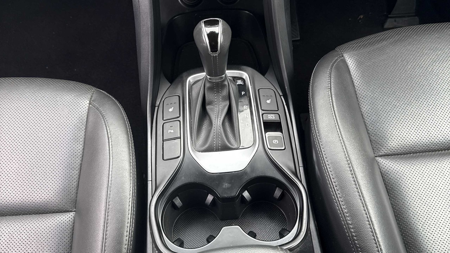 Used Hyundai Santa Fe 2017 for sale - 76045186: Photo 15