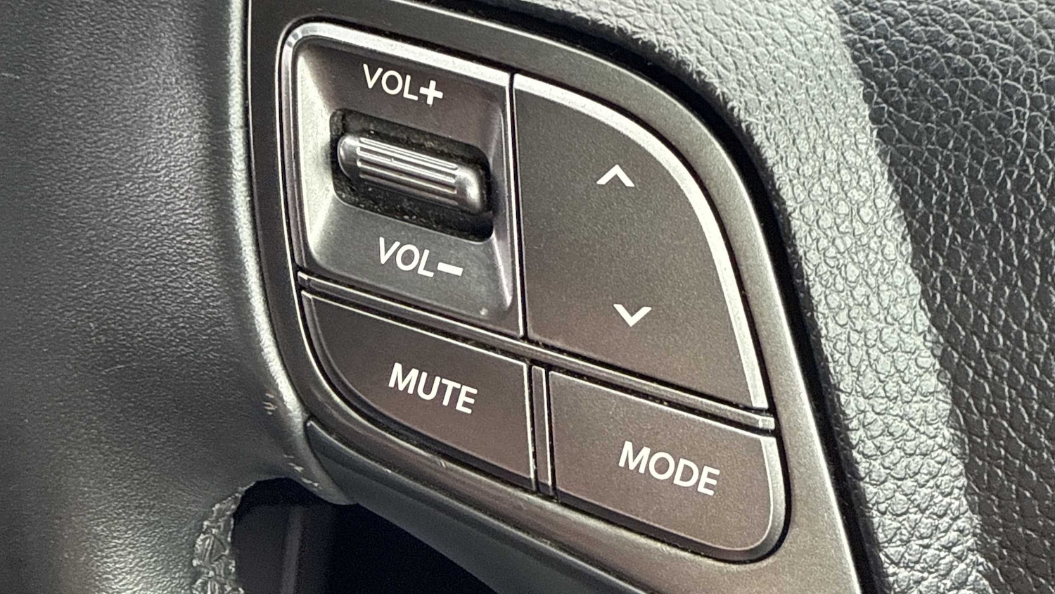 Used Hyundai Santa Fe 2017 for sale - 76045186: Photo 23