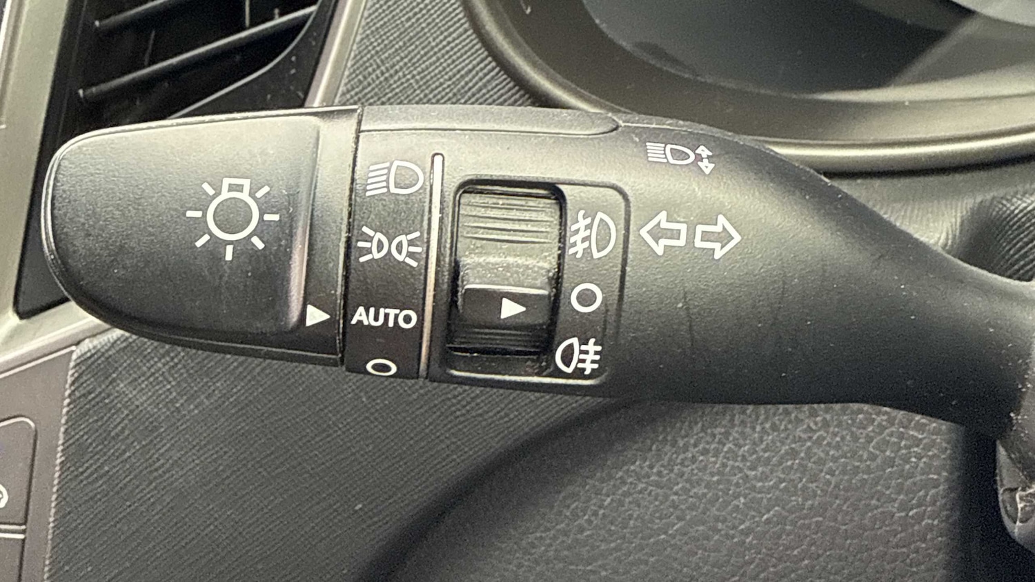 Used Hyundai Santa Fe 2017 for sale - 76045186: Photo 24