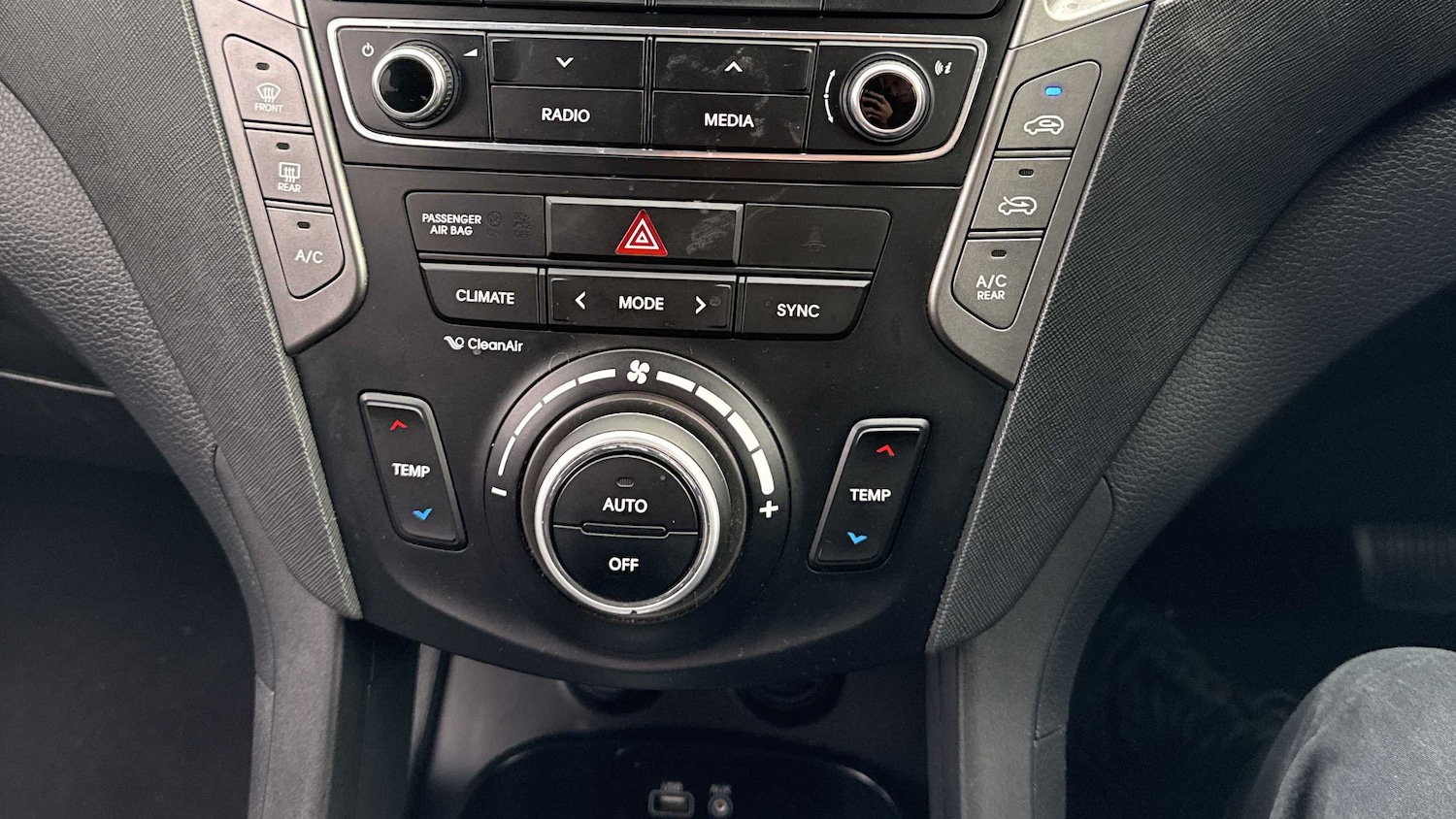 Used Hyundai Santa Fe 2017 for sale - 76045186: Photo 27