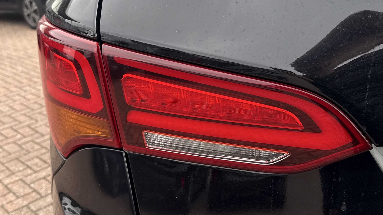 Used Hyundai Santa Fe 2017 for sale - 76045186: Photo 35