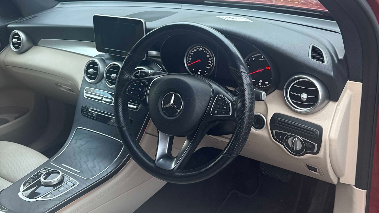 Used Mercedes-Benz GLC 2019 for sale - 76732295: Photo 5