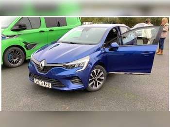 Used Renault Clio 2020 for sale - 76475999: Photo