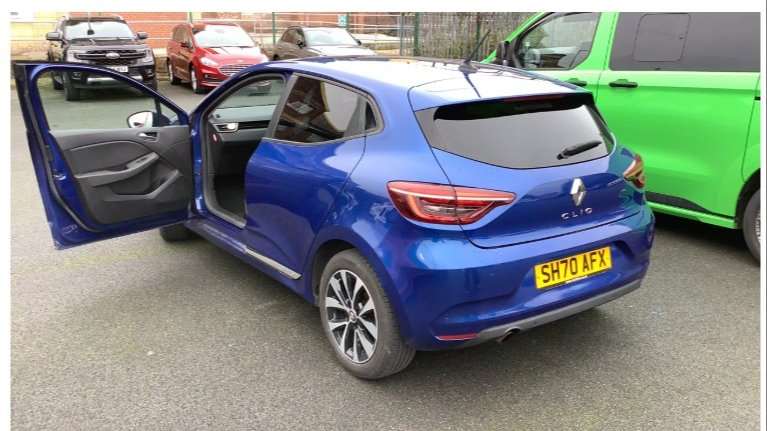 Used Renault Clio 2020 for sale - 76475999: Photo 3