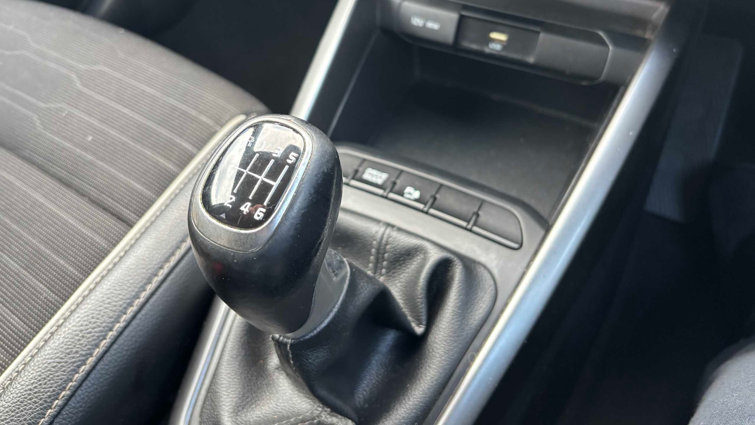 Used Kia Stonic 2022 for sale - 76598320: Photo 20