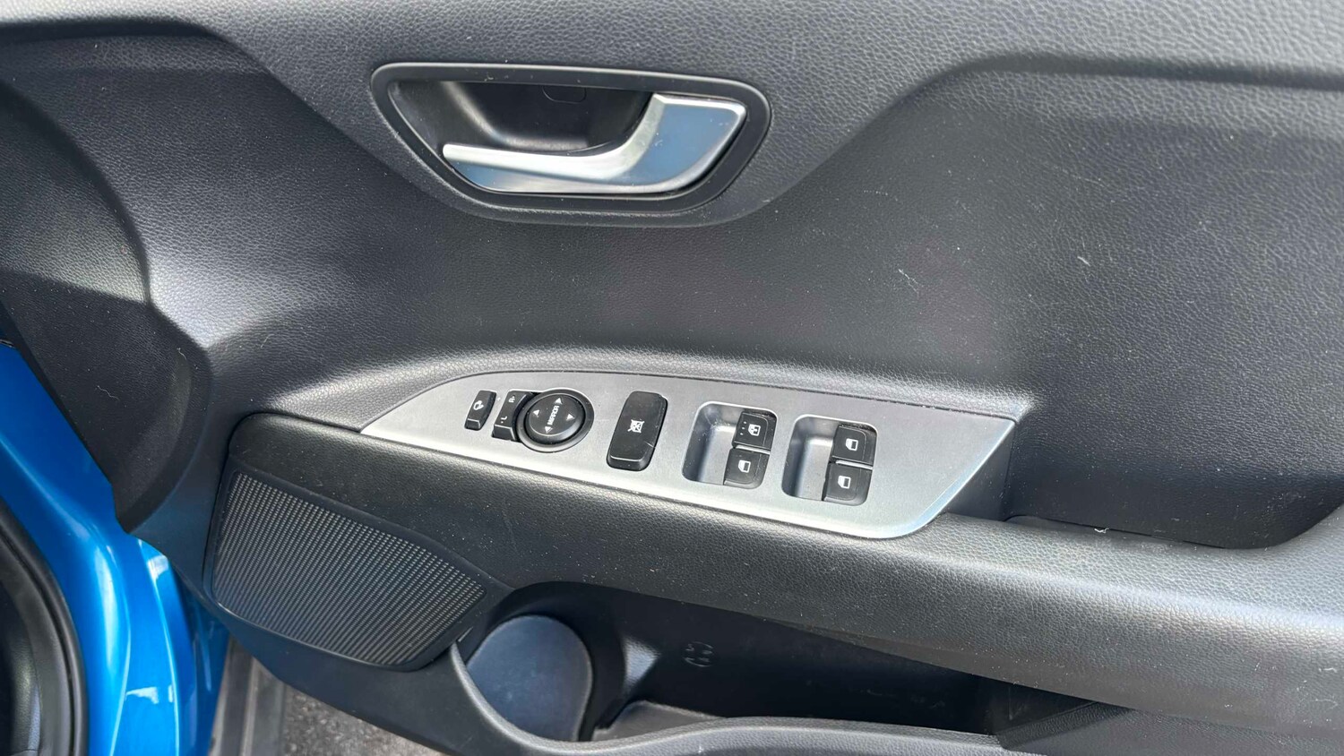 Used Kia Stonic 2022 for sale - 76598320: Photo 27