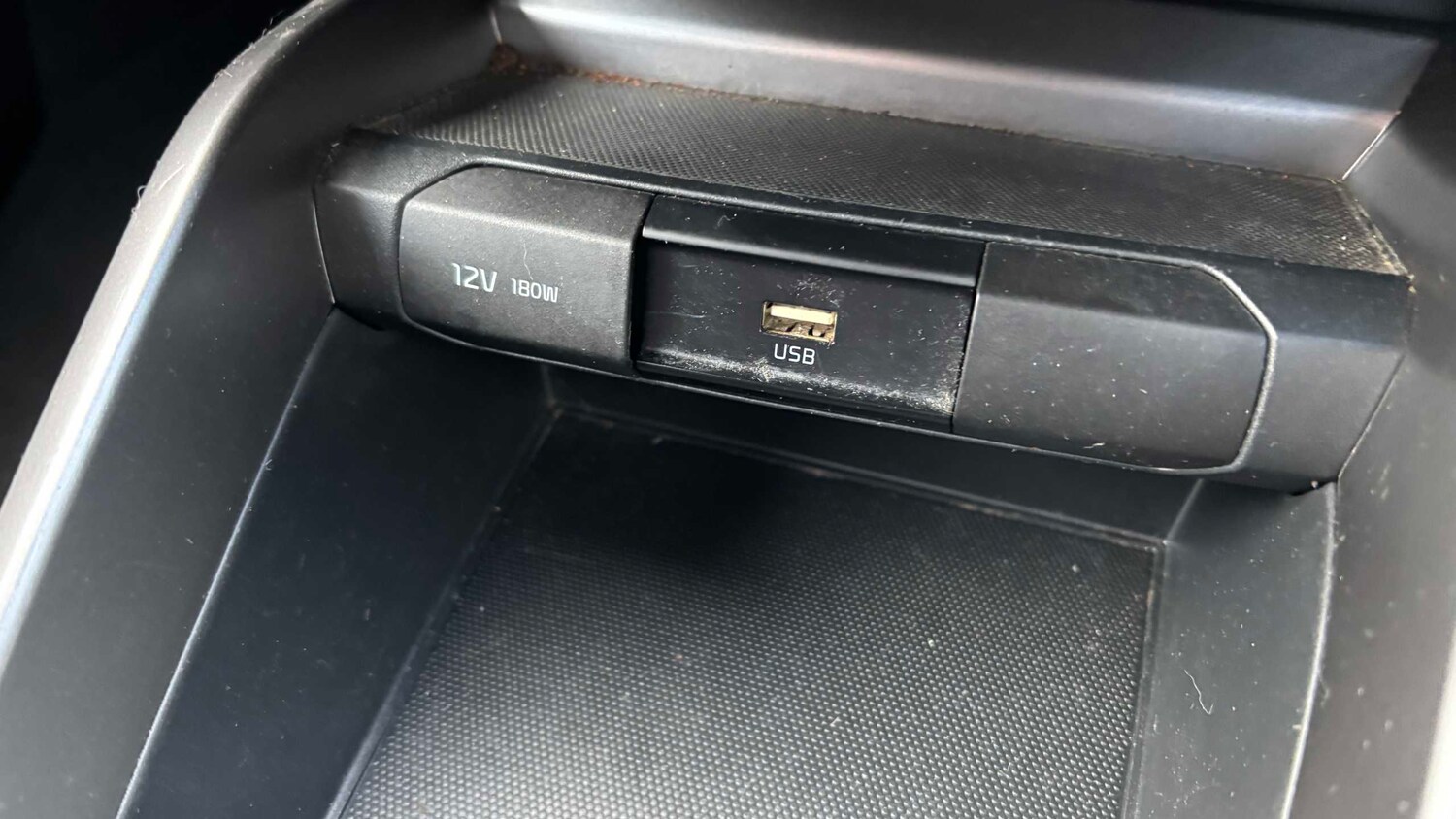 Used Kia Stonic 2022 for sale - 76598320: Photo 9