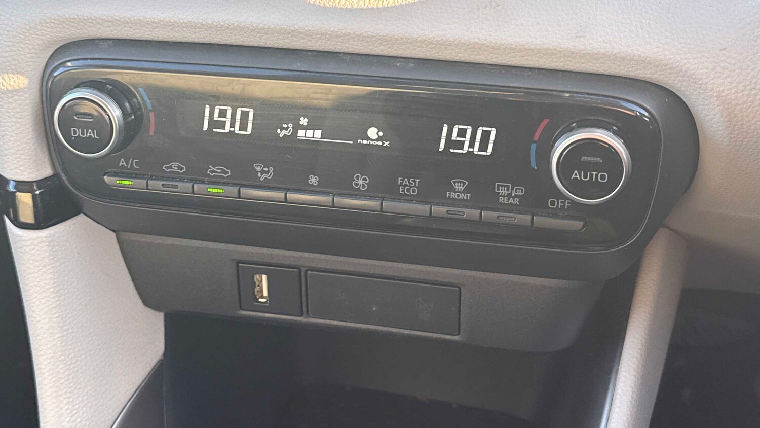 Used Toyota Yaris 2022 for sale - 77194427: Photo 30