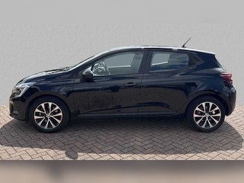 Used Renault Clio 2023 for sale - 75813269: Photo