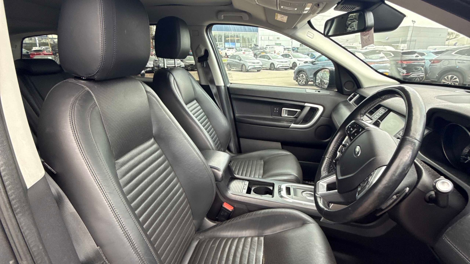 Used Land Rover Discovery Sport 2016 for sale - 78216404: Photo 3