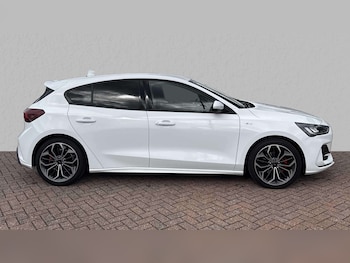 Used Ford Focus 2023 for sale - 76075321: Photo 2