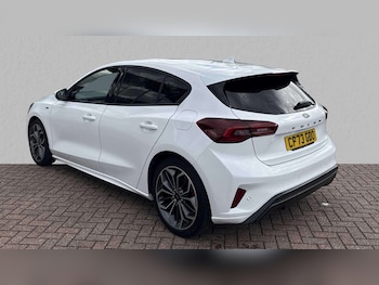 Used Ford Focus 2023 for sale - 76075321: Photo 3