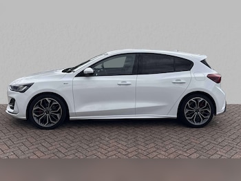 Used Ford Focus 2023 for sale - 76075321: Photo 4