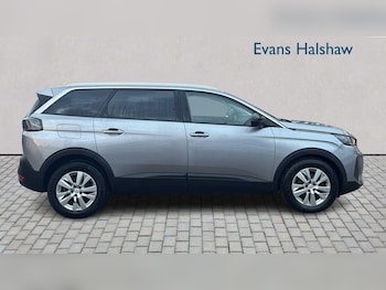 Used Peugeot 5008 2022 for sale - 76916148: Photo