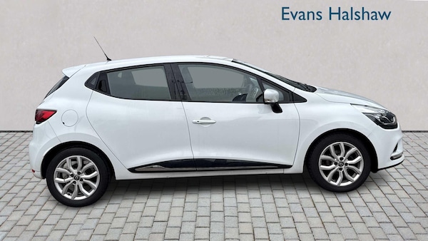 Used Renault Clio 2017 for sale - 76262496: Photo 2