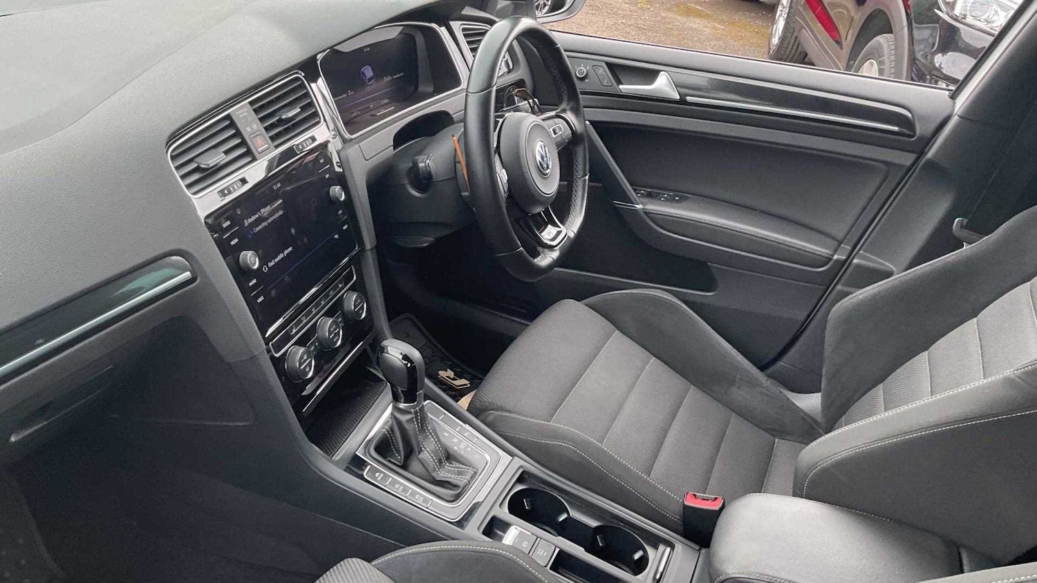 Used Volkswagen Golf 2018 for sale - 76329280: Photo 12