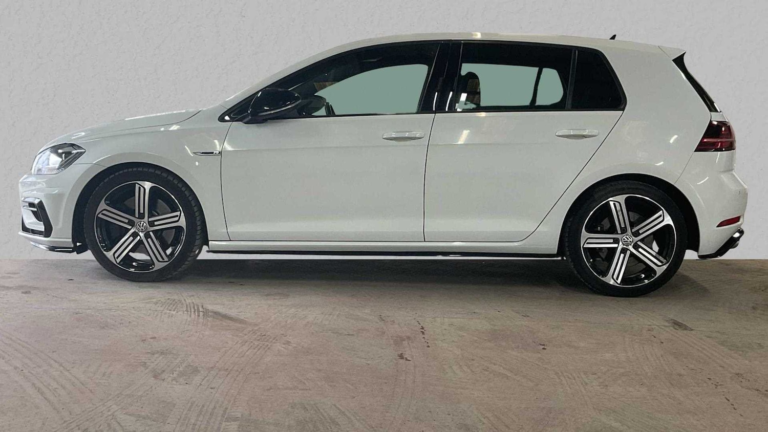 Used Volkswagen Golf 2018 for sale - 76329280: Photo 5
