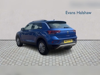 Used Volkswagen T-Roc 2023 for sale - 79271020: Photo