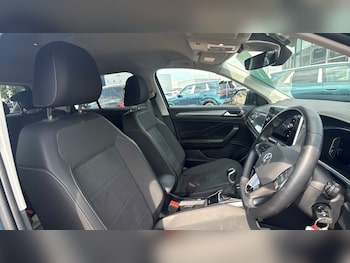 Used Volkswagen T-Roc 2023 for sale - 79511608: Photo
