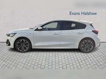 Used Ford Focus 2022 for sale - 76916097: Photo