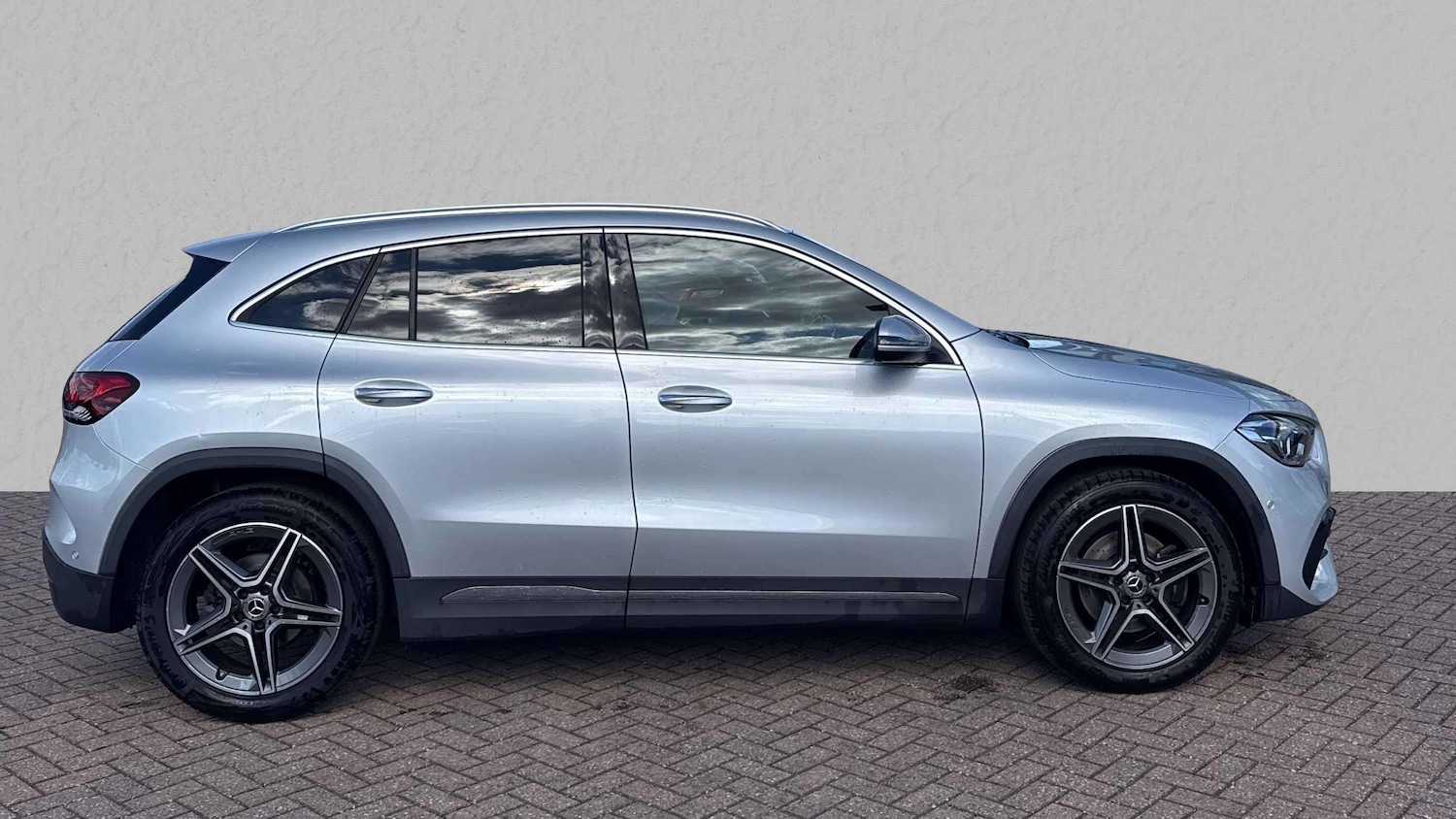 Used Mercedes-Benz GLA 2022 for sale - 76063522: Photo 2