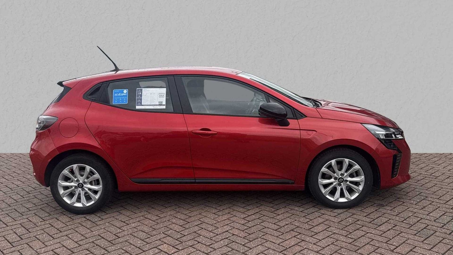 Used Renault Clio 2024 for sale - 75968083: Photo 2