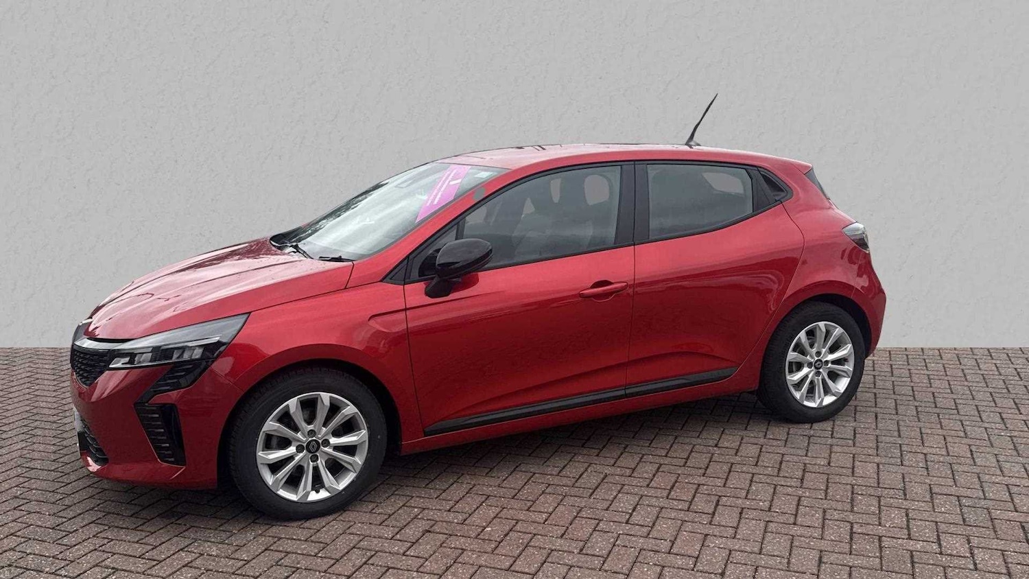 Used Renault Clio 2024 for sale - 75968083: Photo 3