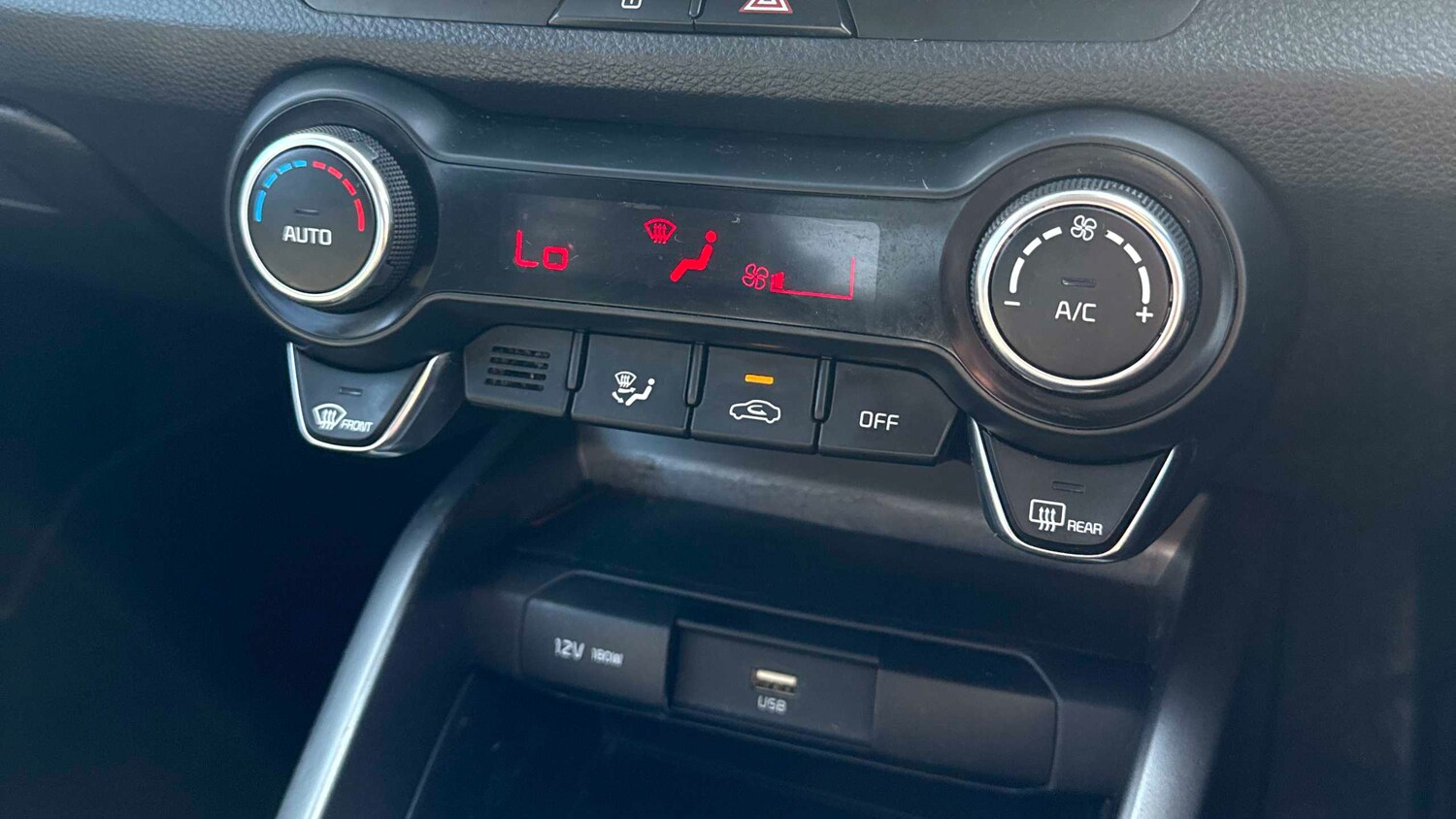 Used Kia Stonic 2021 for sale - 77972683: Photo 16