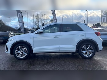 Used Volkswagen T-Roc 2022 for sale - 77589132: Photo