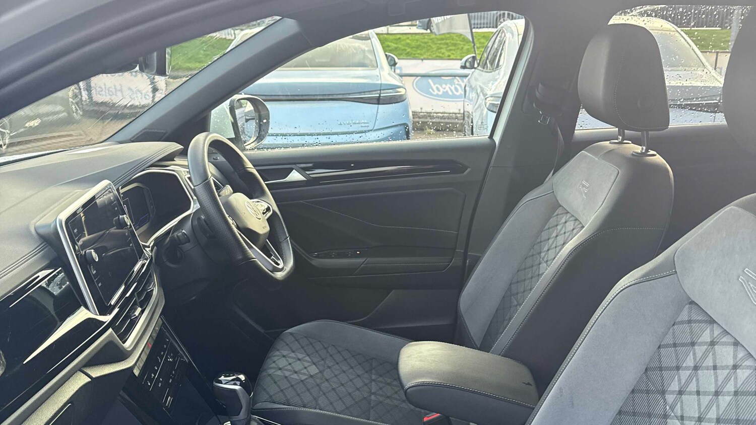 Used Volkswagen T-Roc 2022 for sale - 77589132: Photo 6