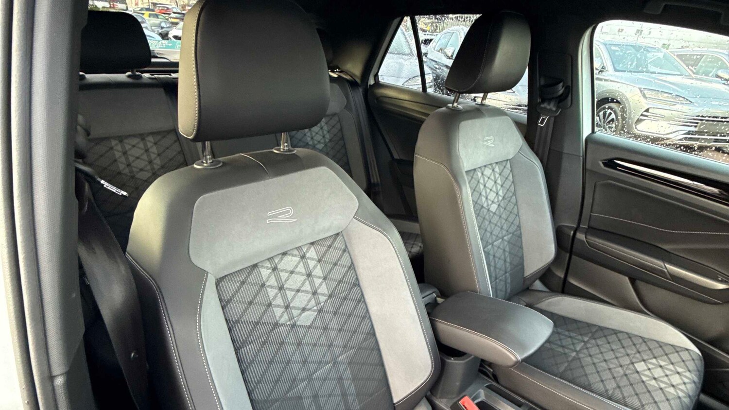 Used Volkswagen T-Roc 2022 for sale - 77589132: Photo 8