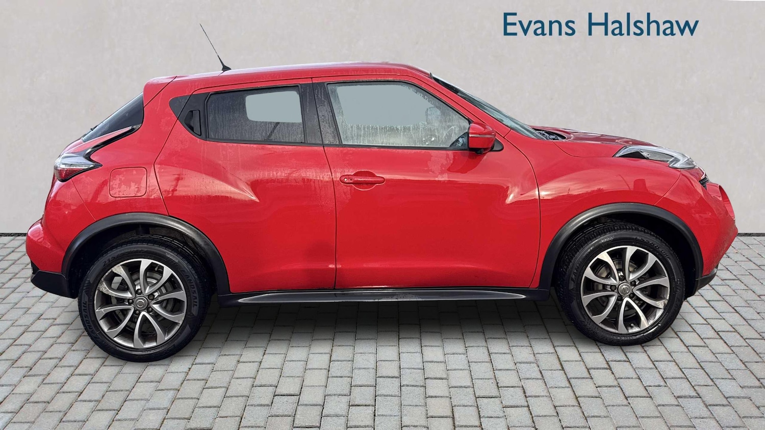 Used Nissan Juke 2015 for sale - 76967757: Photo 2