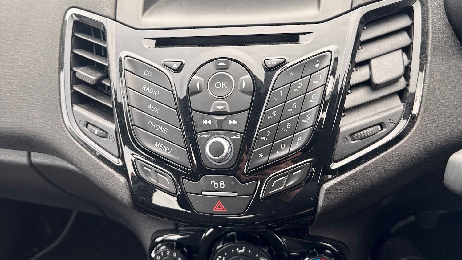 Used Ford Fiesta 2016 for sale - 78052515: Photo 21