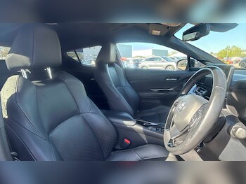 Used Toyota C-HR 2019 for sale - 78352116: Photo