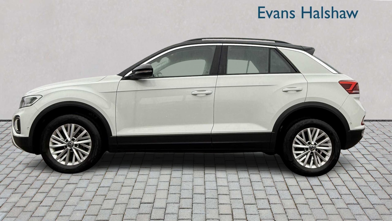 Used Volkswagen T-Roc 2022 for sale - 77443392: Photo 3
