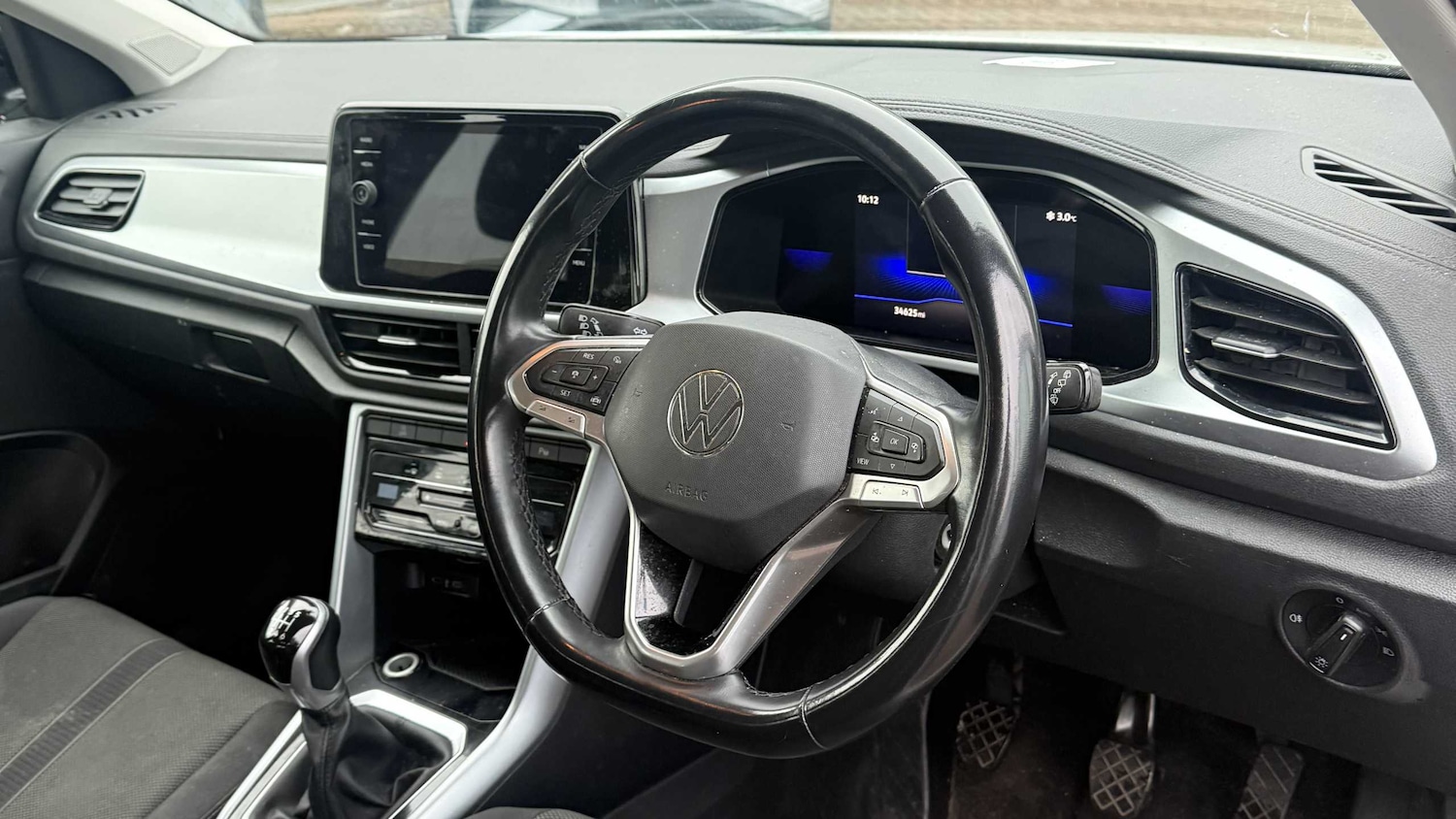 Used Volkswagen T-Roc 2022 for sale - 77443392: Photo 4