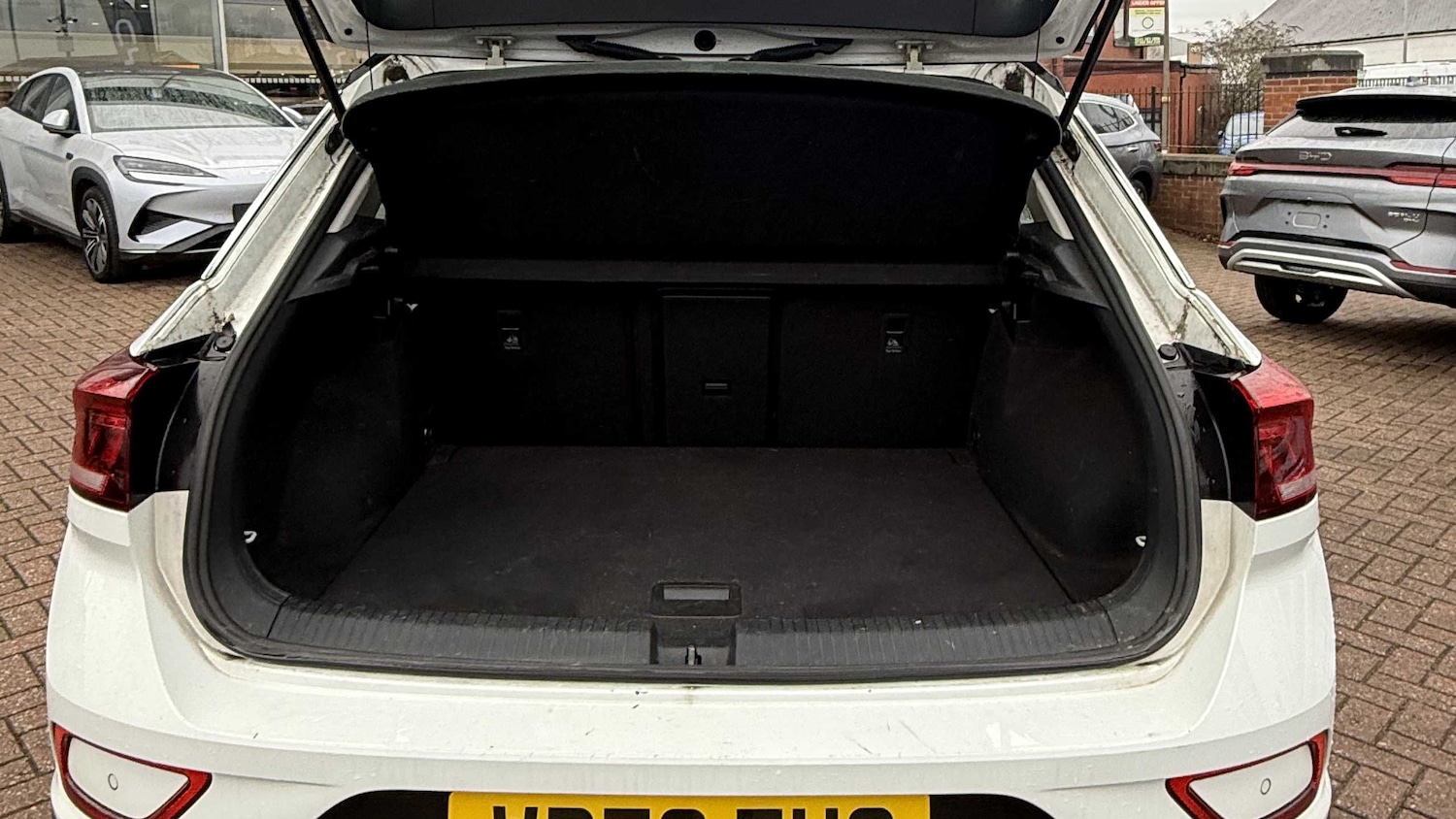 Used Volkswagen T-Roc 2022 for sale - 77443392: Photo 9