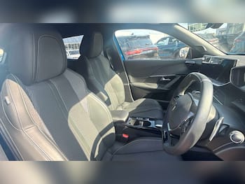 Used Peugeot 2008 2023 for sale - 79511804: Photo
