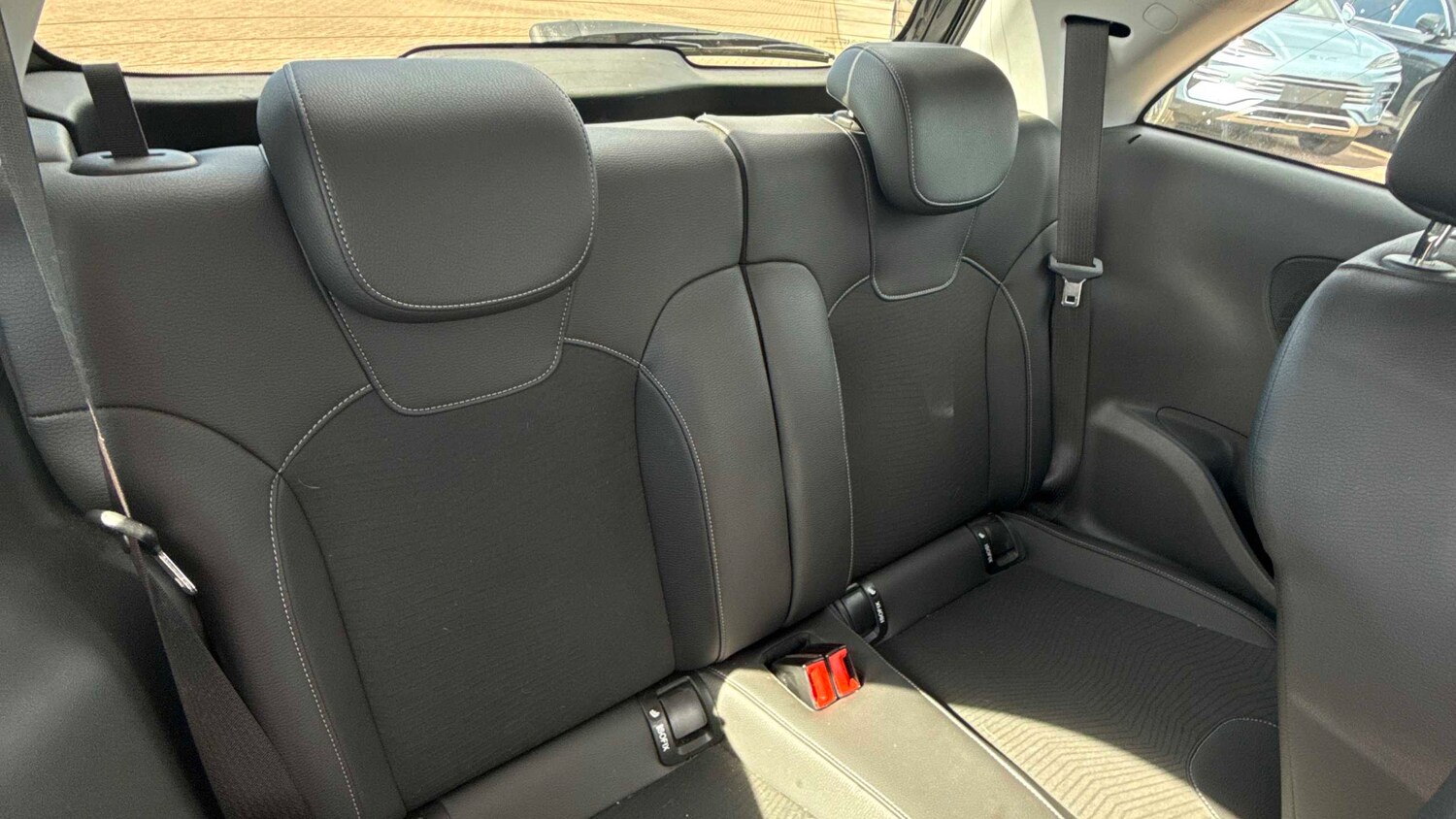 Used Vauxhall ADAM 2017 for sale - 78161574: Photo 6