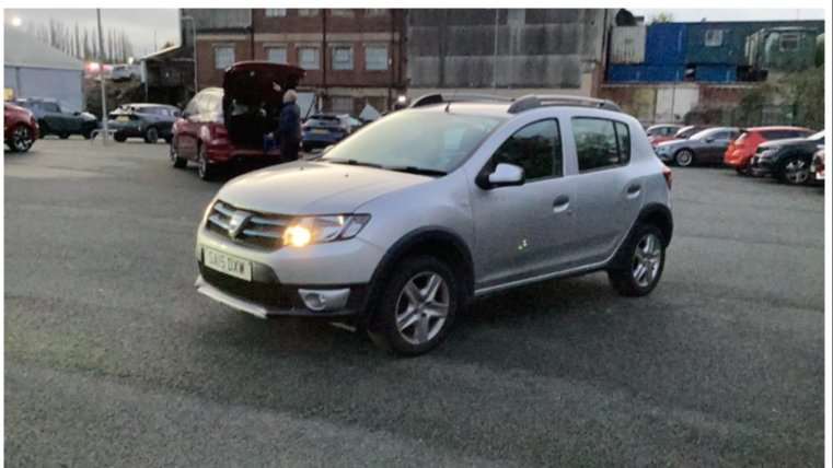 Used Dacia Sandero Stepway 2015 for sale - 76475759: Photo 2