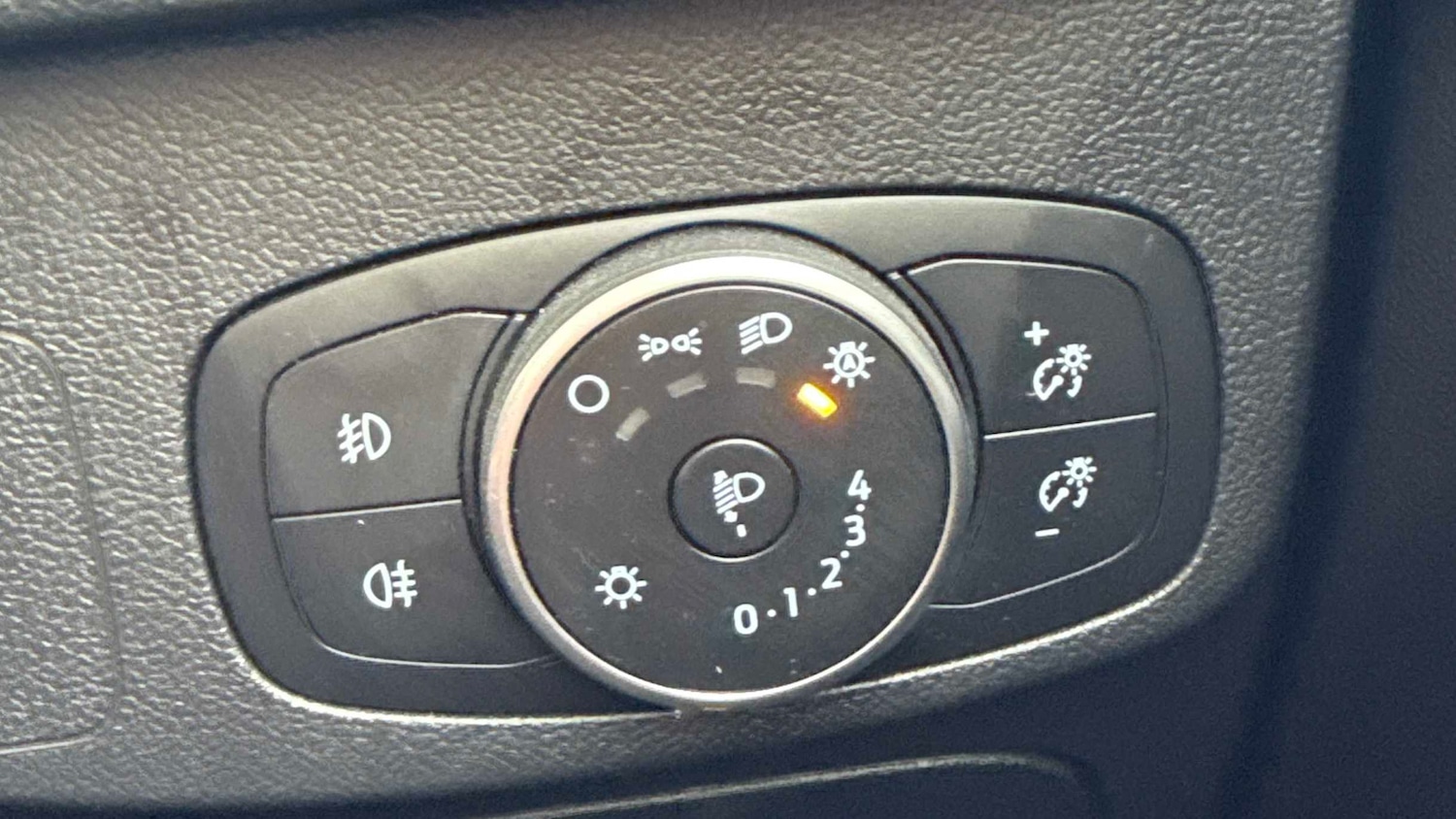 Used Ford Focus 2020 for sale - 76230312: Photo 20