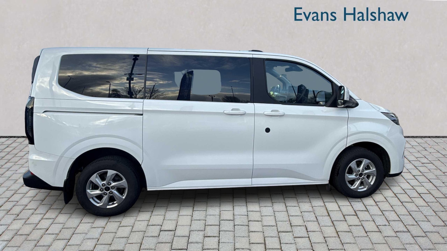 Used Ford Tourneo Custom 2024 for sale - 77194691: Photo 2