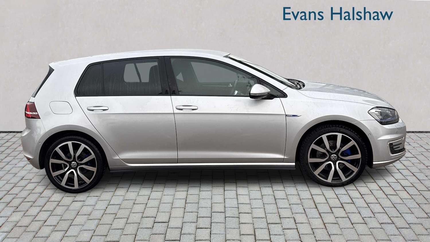 Used Volkswagen Golf 2015 for sale - 77044202: Photo 2