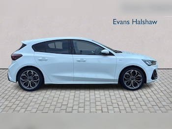 Used Ford Focus 2022 for sale - 76564527: Photo