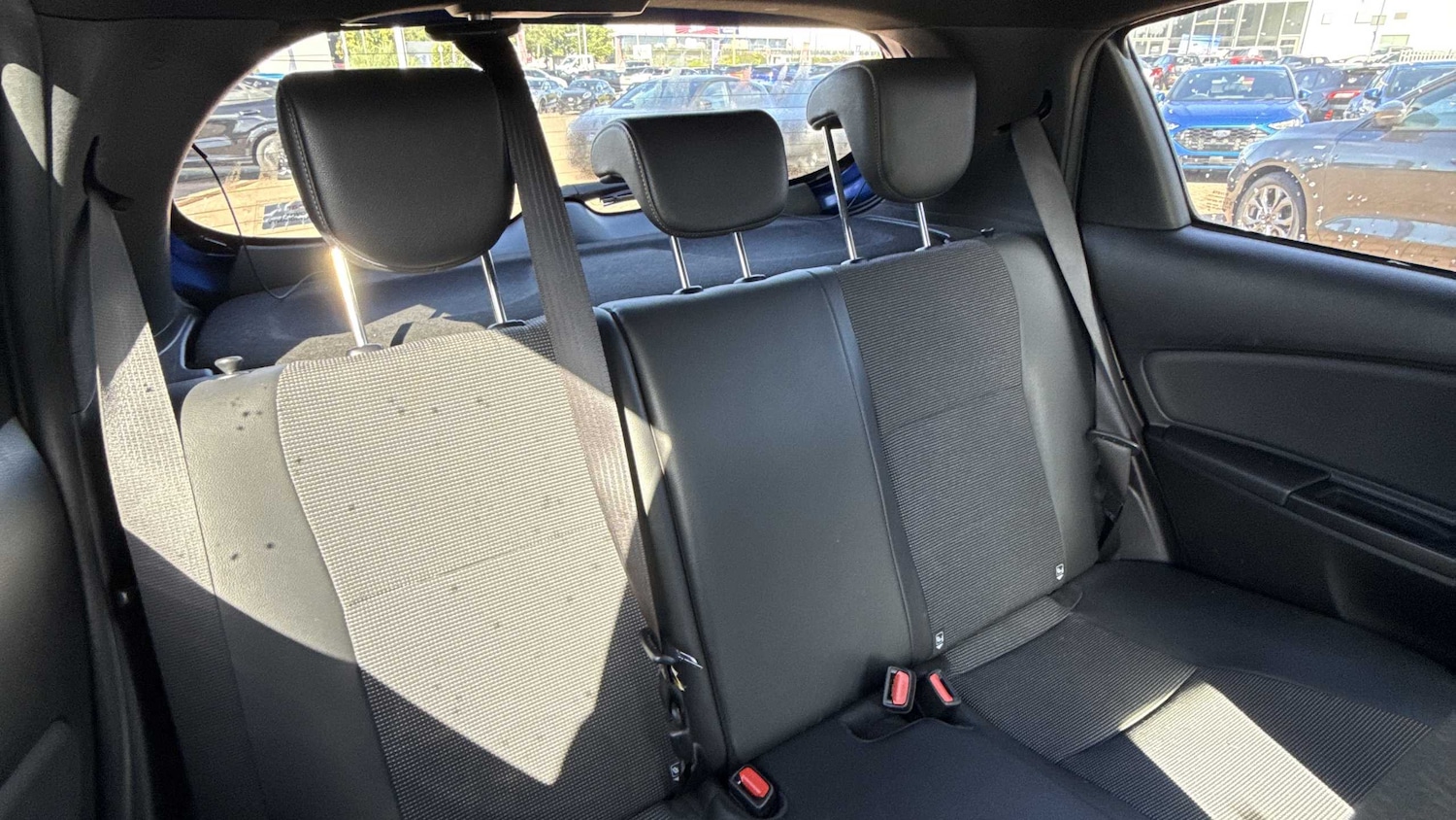 Used Toyota Yaris 2018 for sale - 75903149: Photo 11