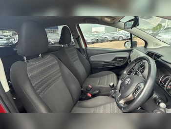 Used Toyota Yaris 2016 for sale - 78576625: Photo