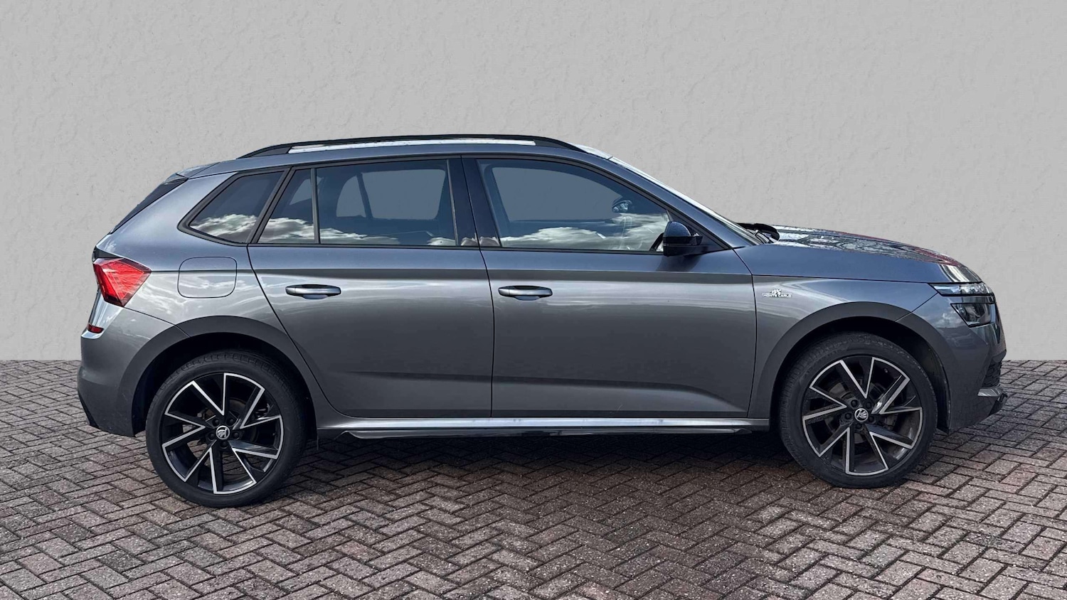 Used Skoda Kamiq 2022 for sale - 75981199: Photo 2