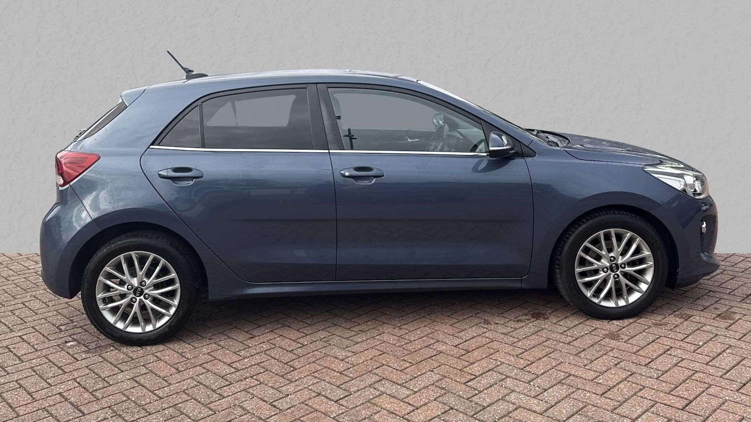 Used Kia Rio 2017 for sale - 76113419: Photo 2